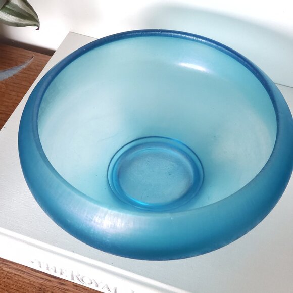 Fenton Celeste Blue Stretch Glass Cupped Console Bowl - Picture 2 of 7